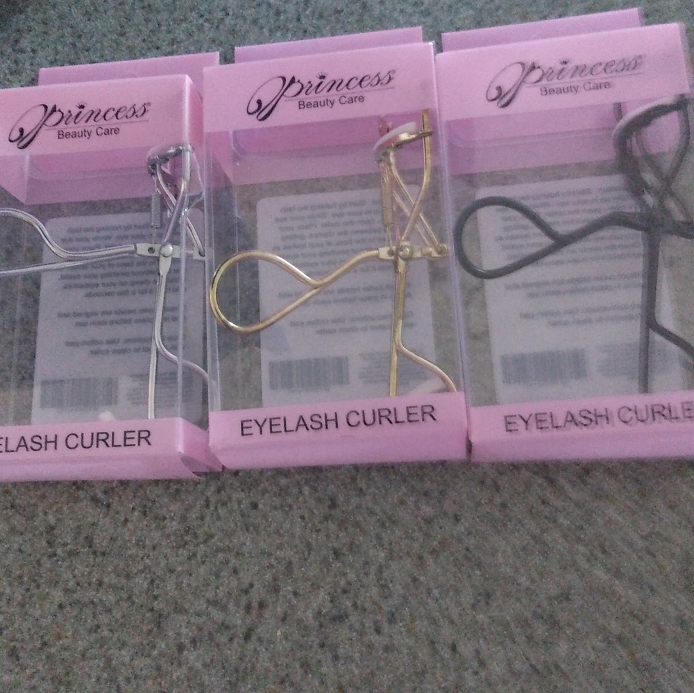Eyelash curler